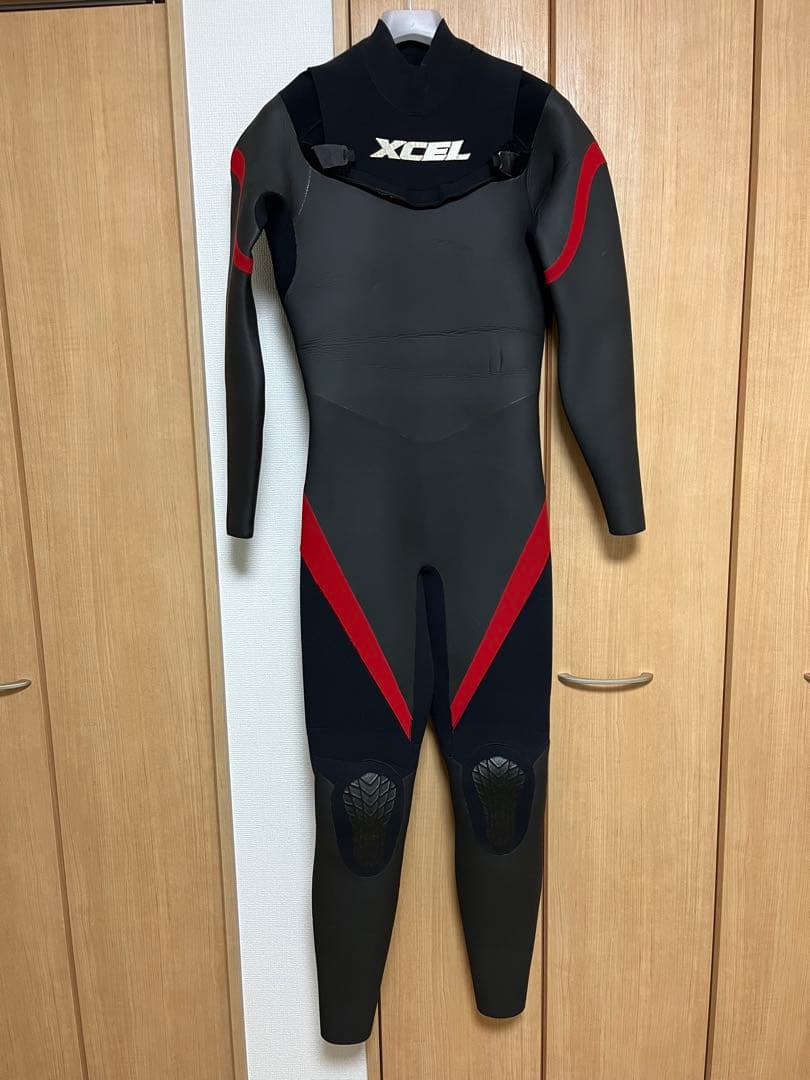 XCEL セミドライ　ウェットスーツ 黒✖️ 赤　5mm