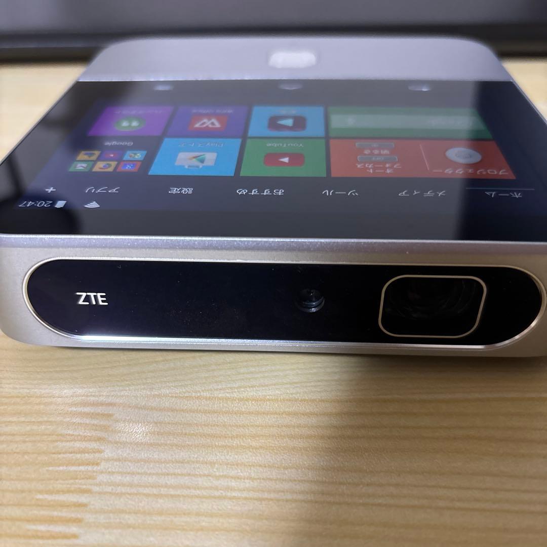 SoftBank モバイルシアター（ZTE製）