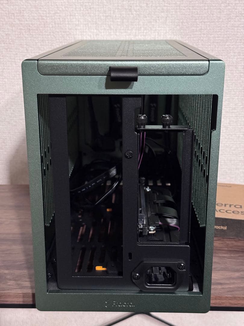 Fractal Design Terra Mini-ITX PCケース ジャンク