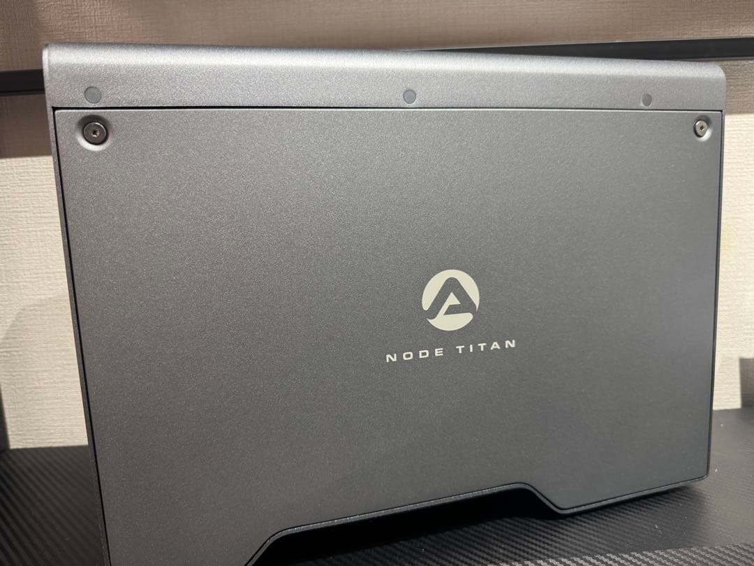 グラフィックボード・グラボ・ビデオカード AKiTiO Node Titan + RTX 4070 Ti SUPER