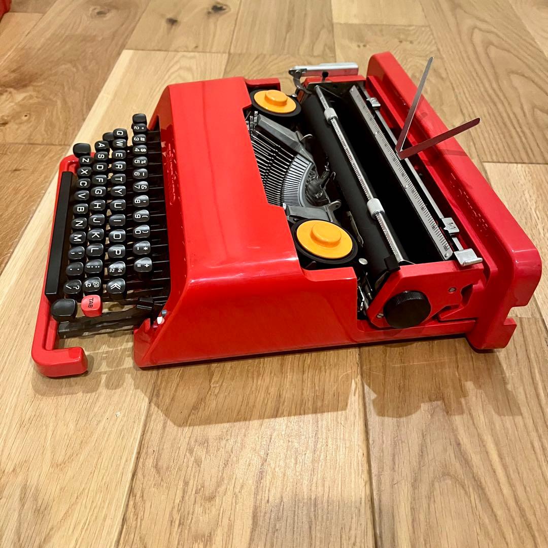 【バレンタイン】オリベッティ　タイプライターOlivetti Valentine
