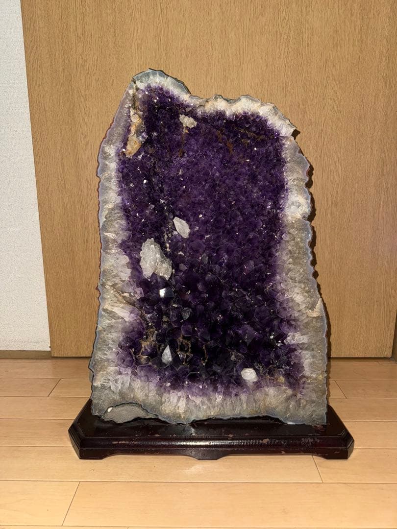ぐ*ん様 【引取限定】大型 アメジストドーム 紫水晶 原石 台座付き 高さ約57