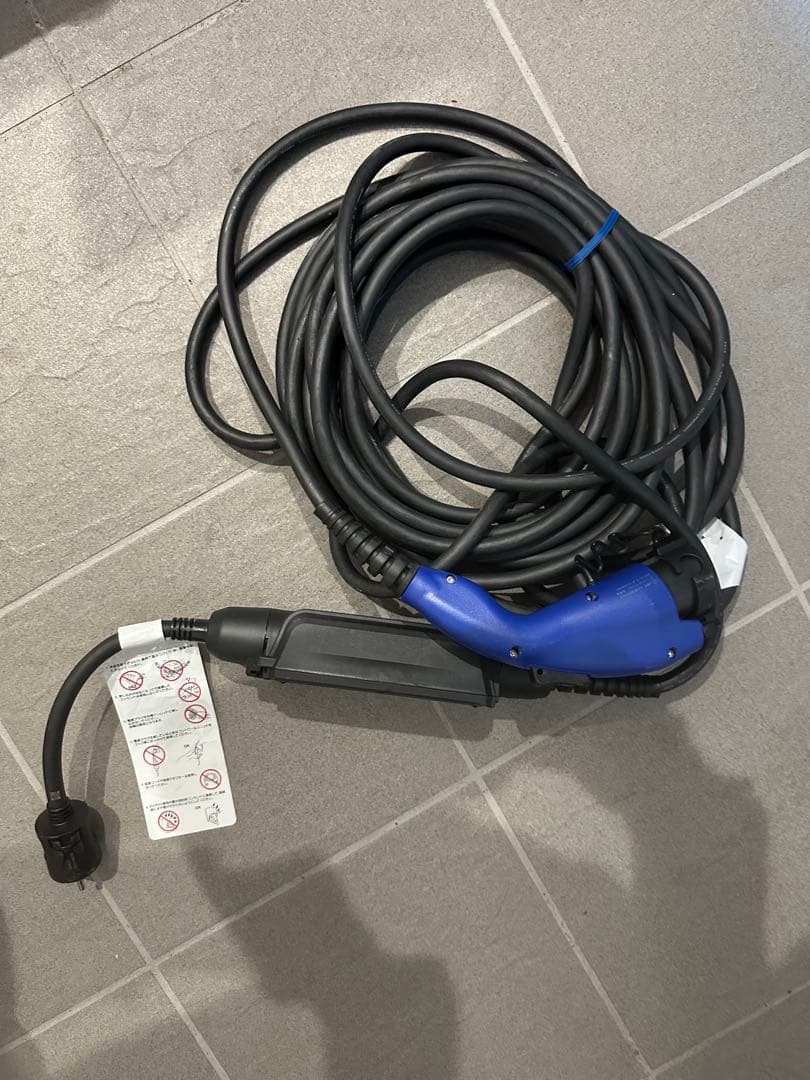 TOYOTA 電気自動車 充電ケーブル