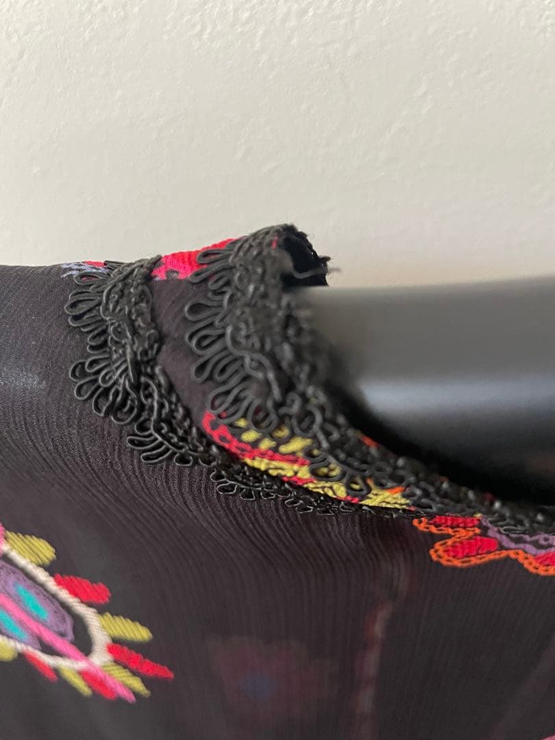 トクコプルミエブォル幾何学花柄黒シフォンチュニック