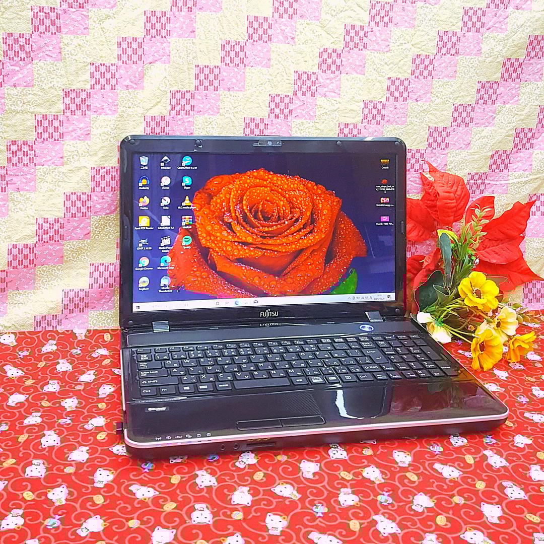 極上品！美品！テレワーク可能！富士通ノートパソコン！新型Win10！動画編集