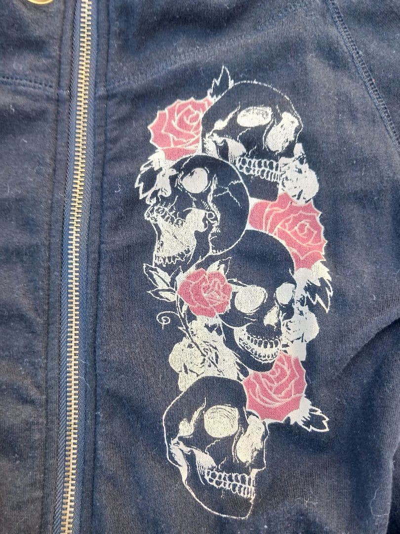 d.l.a. スカルとバラのフード付きパーカー