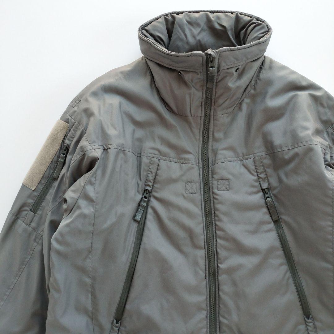 ディスイズネバーザット シンサレート ミリタリージャケット カーキ 【Ｌ相当】