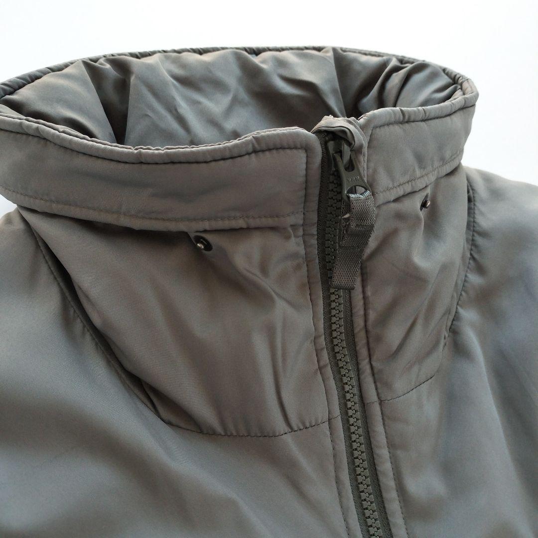 ディスイズネバーザット シンサレート ミリタリージャケット カーキ 【Ｌ相当】