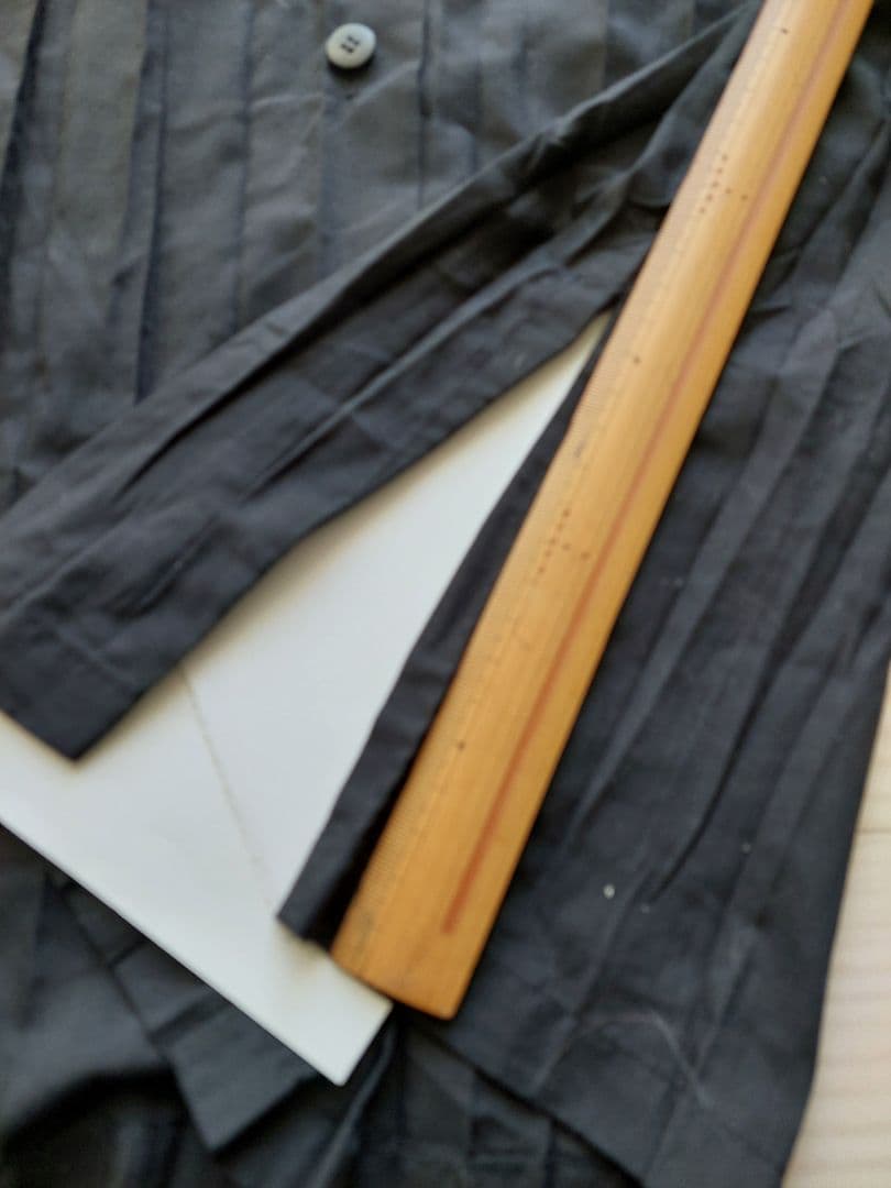 イッセイミヤケ プリーツのシャツ　ISSEY MIYAKE 黒地