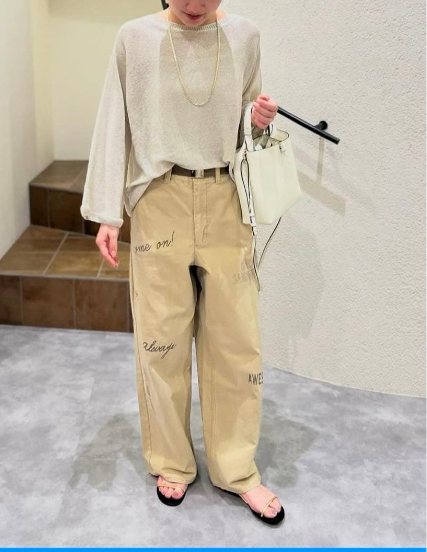 今期Le Melange ロゴ入りチノパン　マレットメット