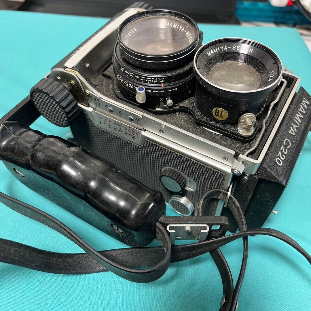 a*i様 Mamiya C220 二眼レフカメラ 中古品