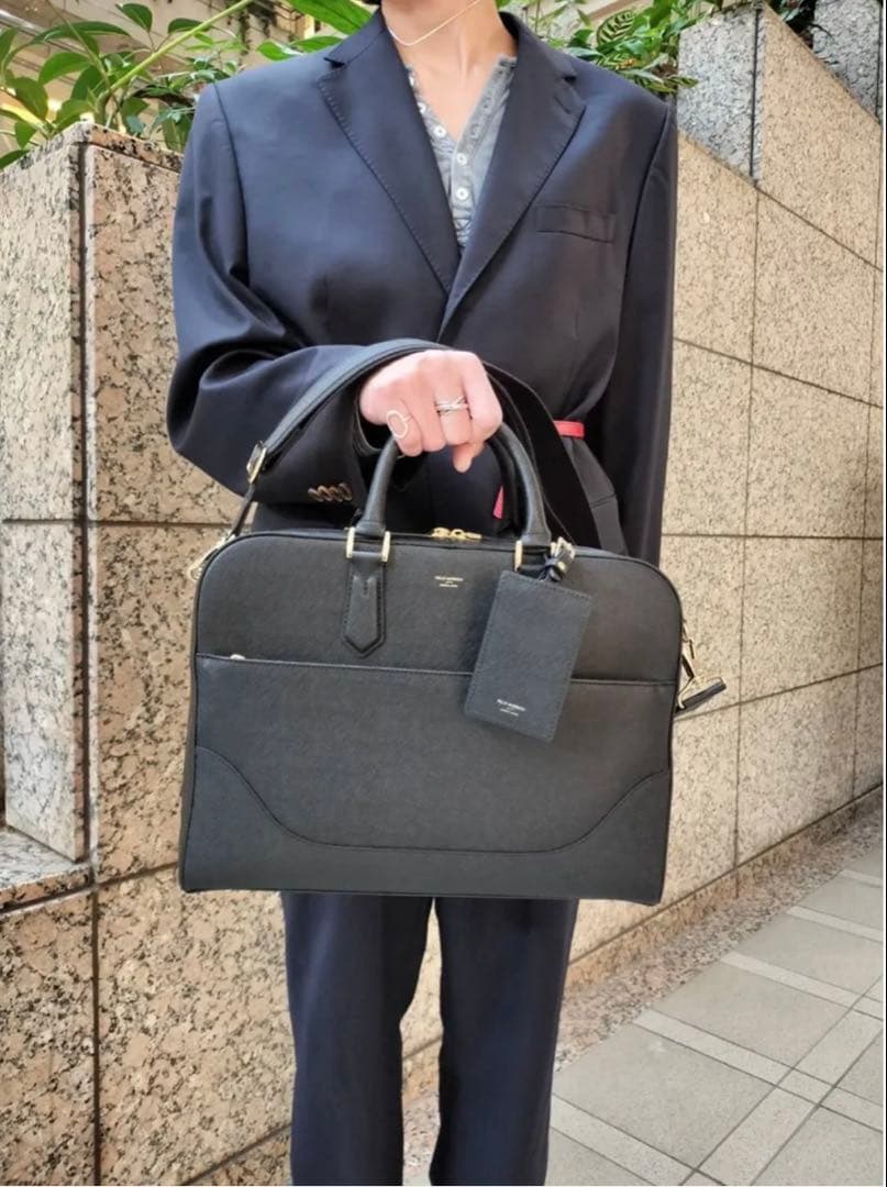 美品　ペッレモルビダ牛革ブリーフバッグ