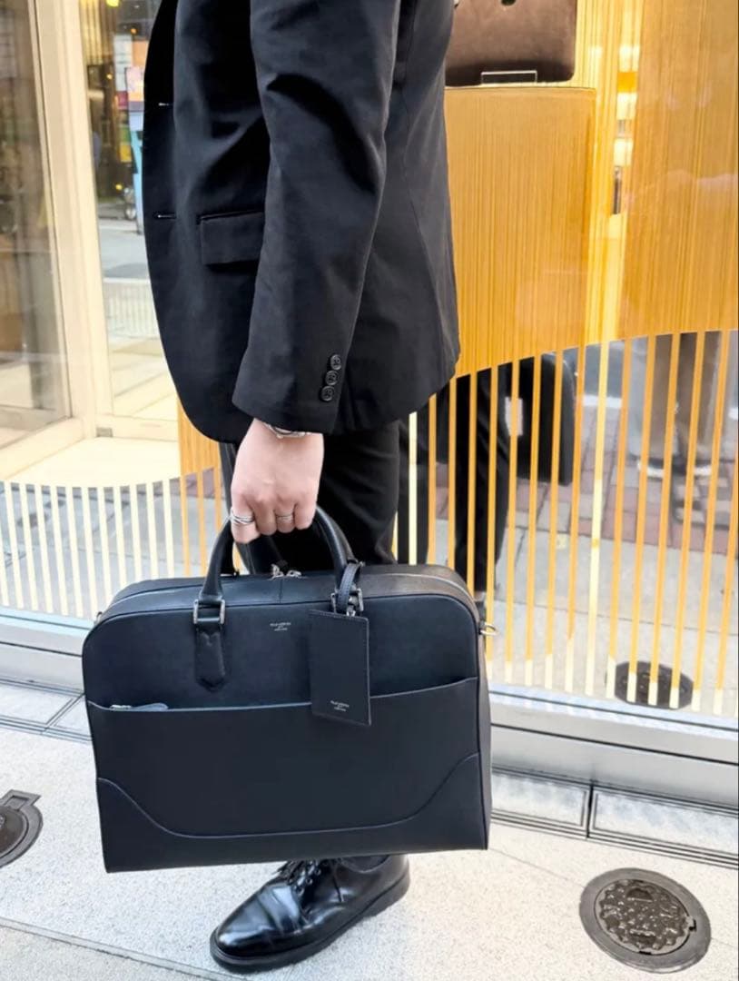 美品　ペッレモルビダ牛革ブリーフバッグ