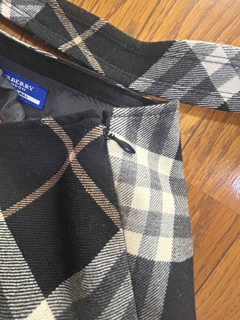 バーバリーブルーレーベル　チェック柄スカート