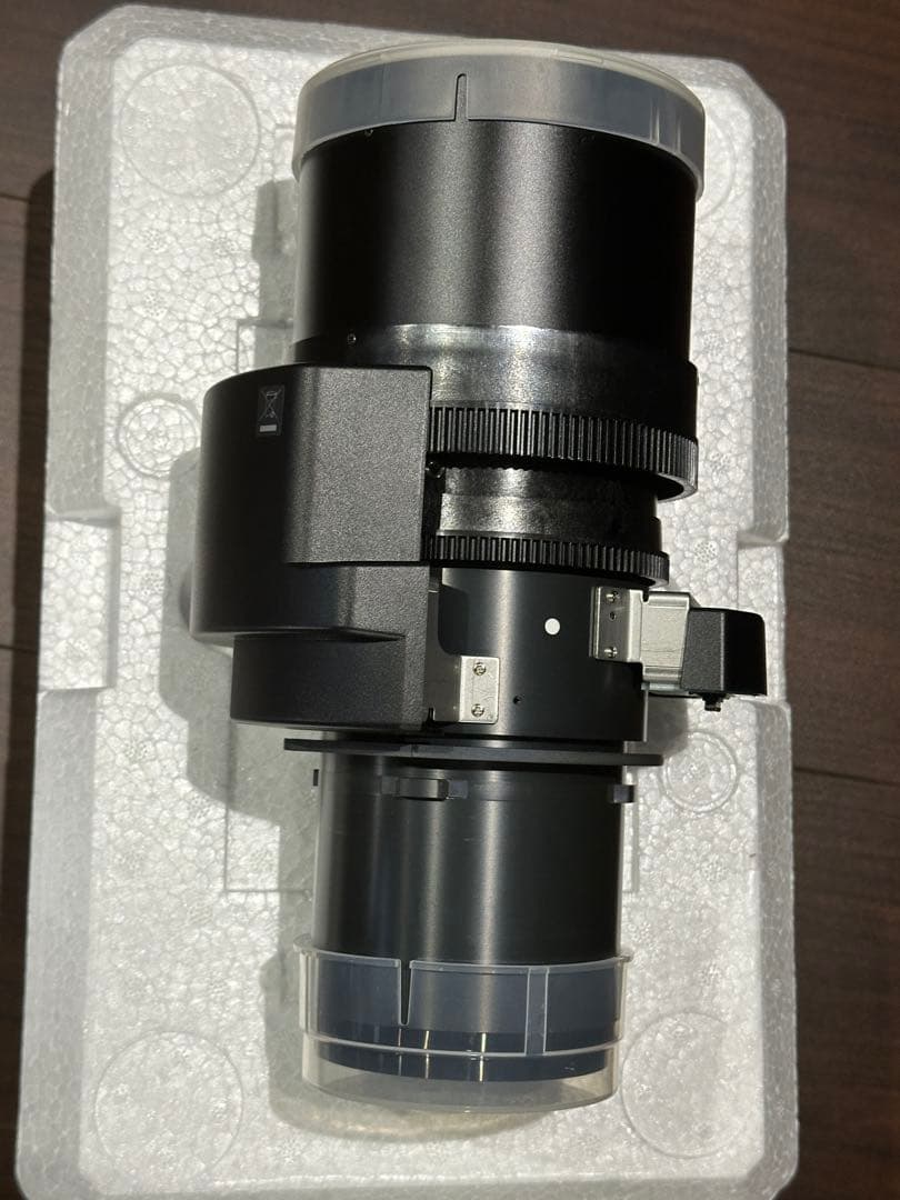 エプソン　中焦点プロジェクターレンズ　ELPLM10 1回のみ使用　ほぼ新品