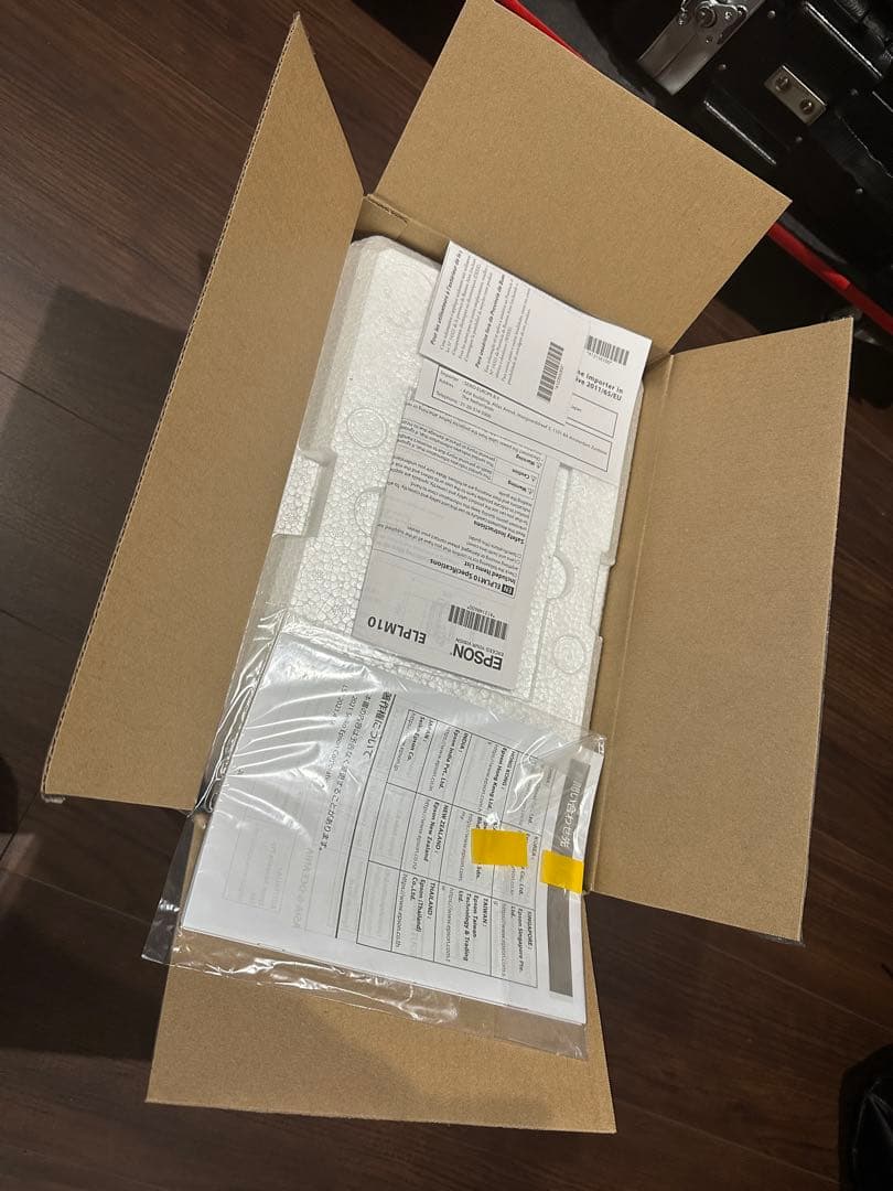 エプソン　中焦点プロジェクターレンズ　ELPLM10 1回のみ使用　ほぼ新品