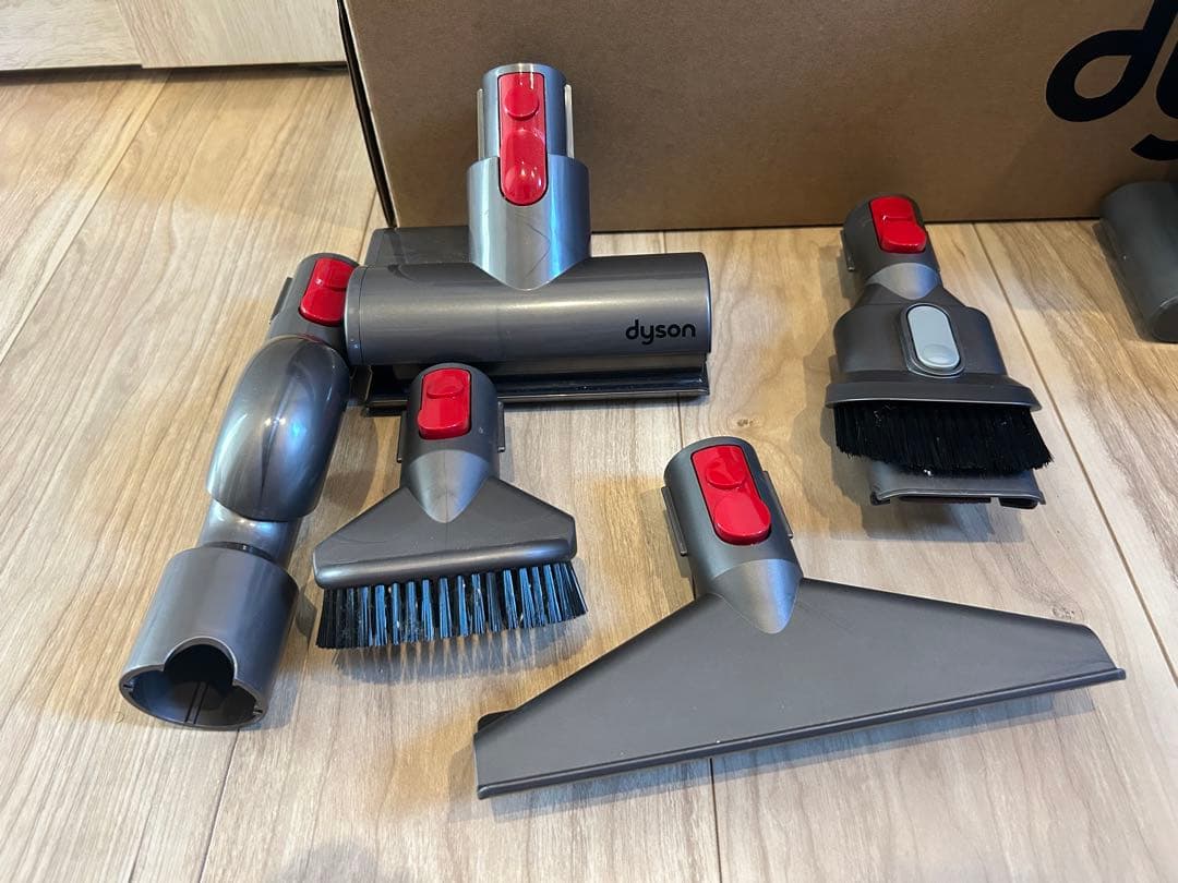 Dyson V8 fluffy+ スティッククリーナー