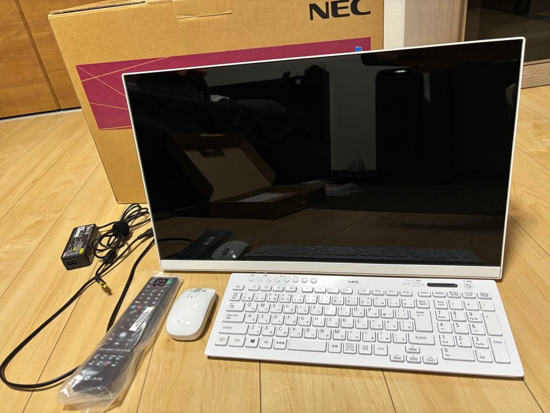 NECデスクトップパソコン　PC-HA370RAW