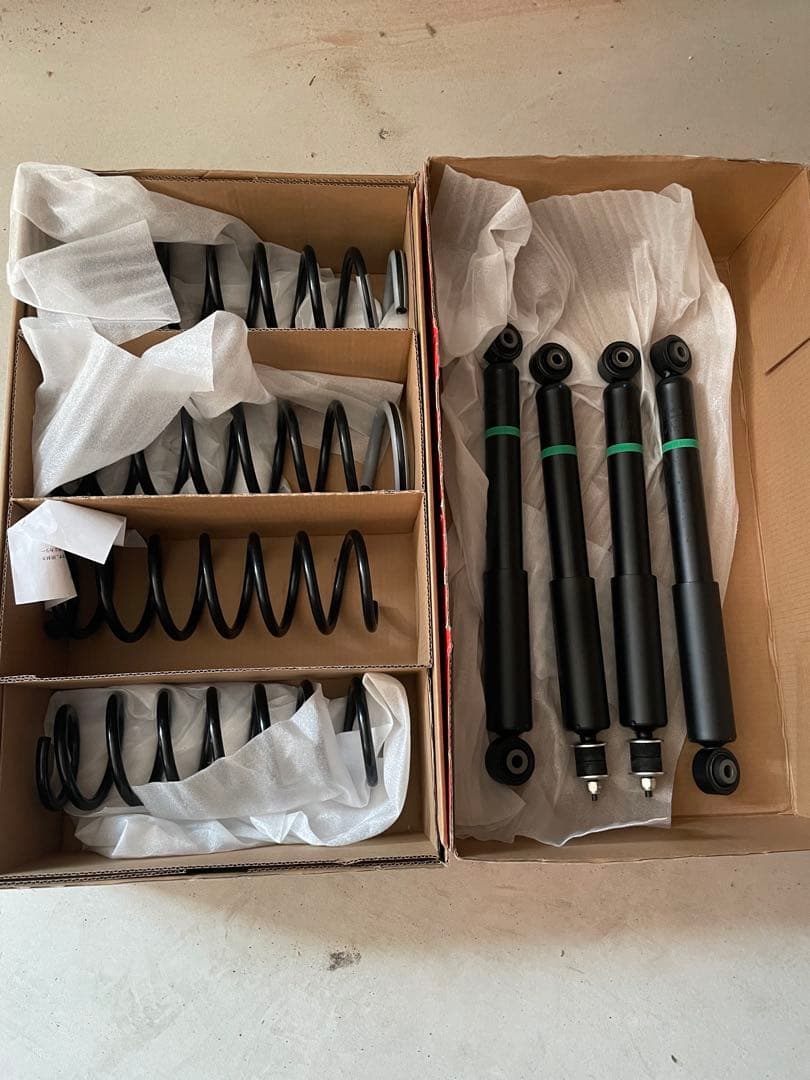 スズキ ジムニーシエラ JB74W 純正サスペンションセット新車外し　最終値下げ