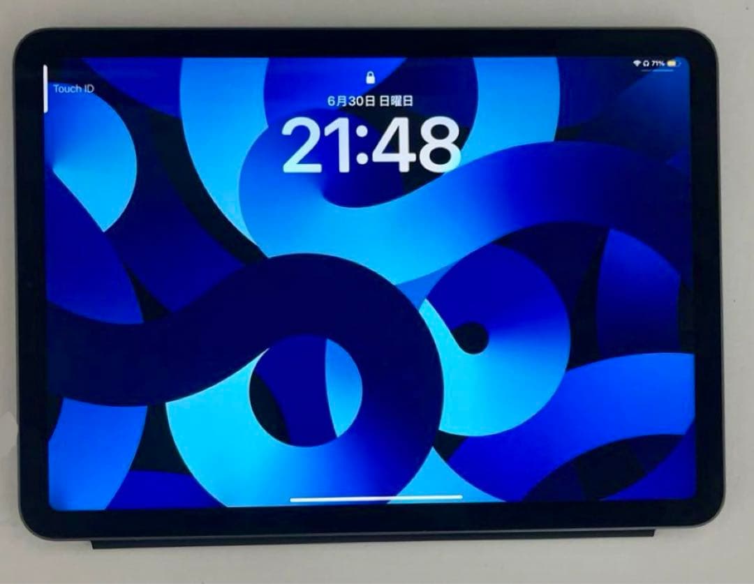 iPad air 第5世代　wifiモデル　64gb SmartFolio付き