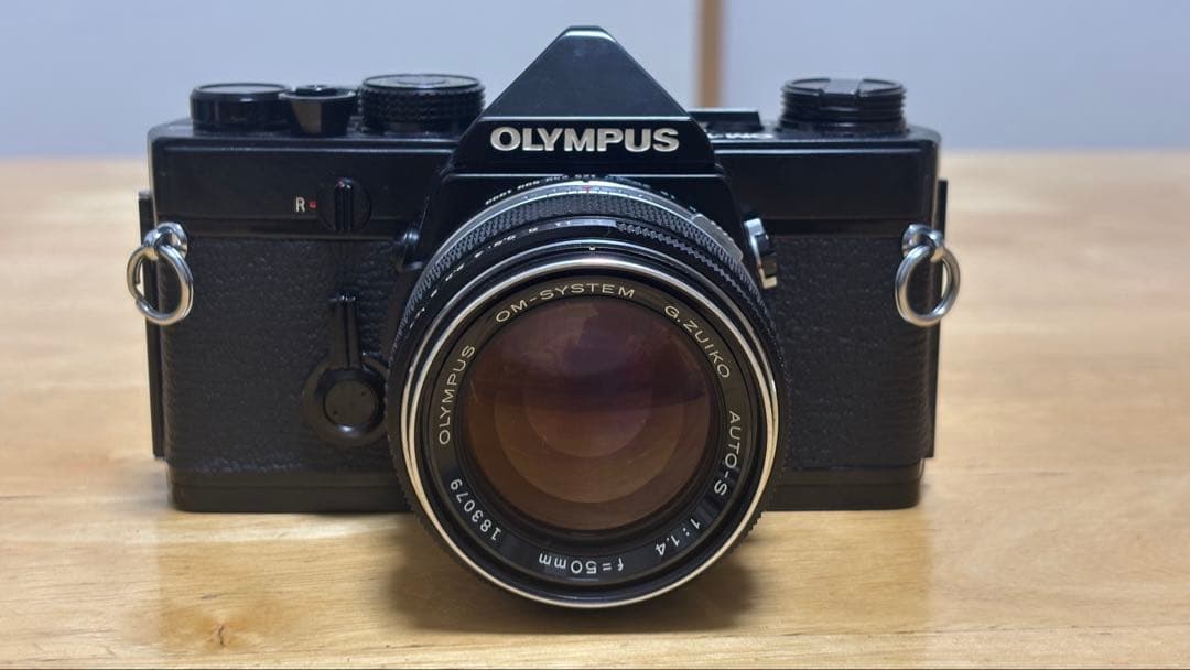 OLYMPUS OM-1 Auto-S 50mm f/1.4 （前期型）付き