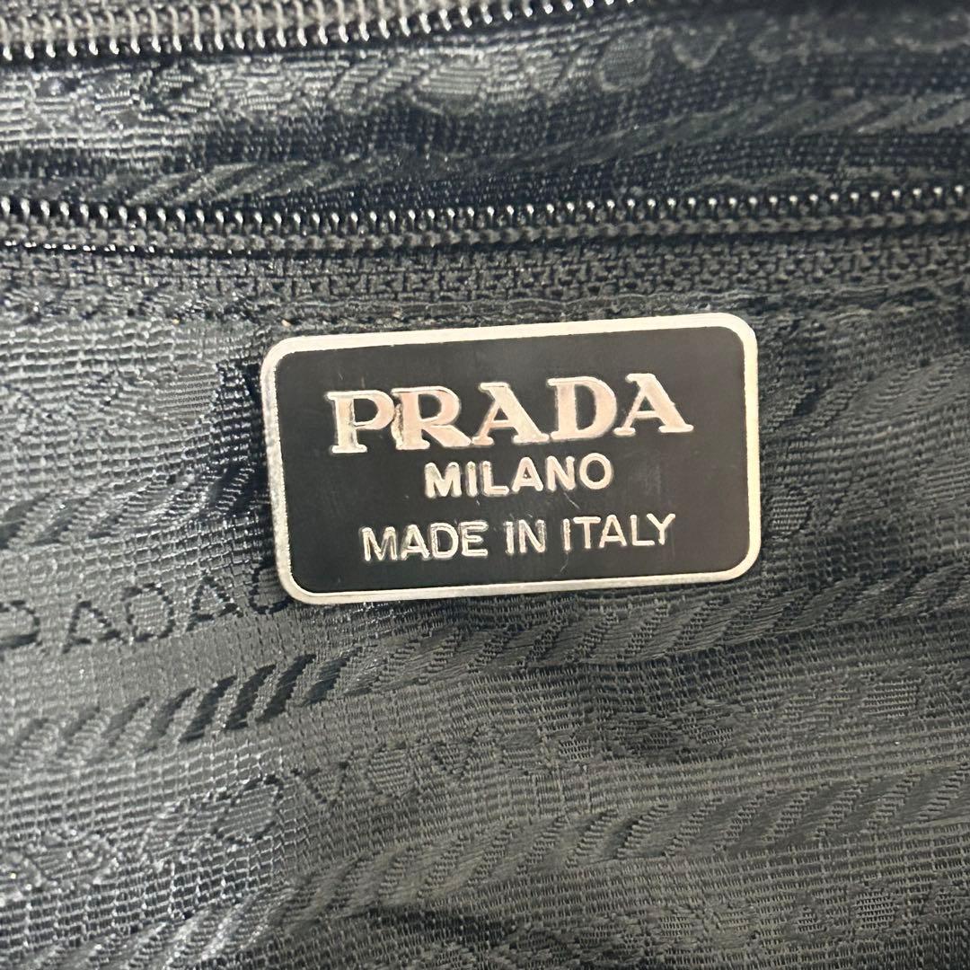プラダ PRADA ナイロン ショルダーバッグ 三角ロゴプレート ブラック