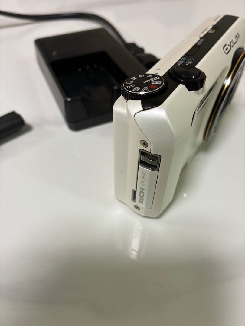 CASIO EXILIM 12.5倍ズーム EX-ZR100 ジャンク