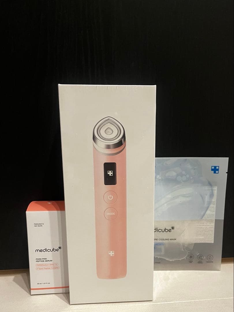 【新品未使用】メディキューブ 美顔器ブースタープロ・美容液・マスクの3点セット