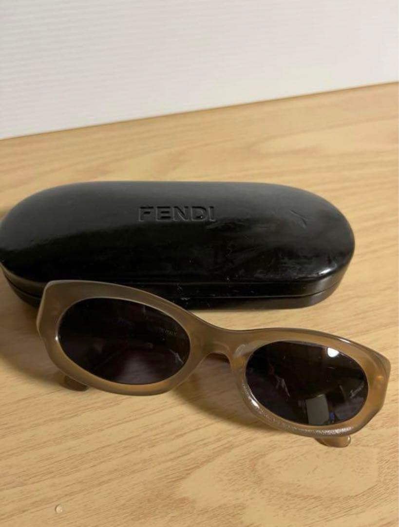野口さん　old FENDI サングラス