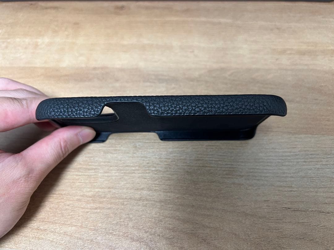 【美品】BONAVENTURA iPhone13pro用ケース