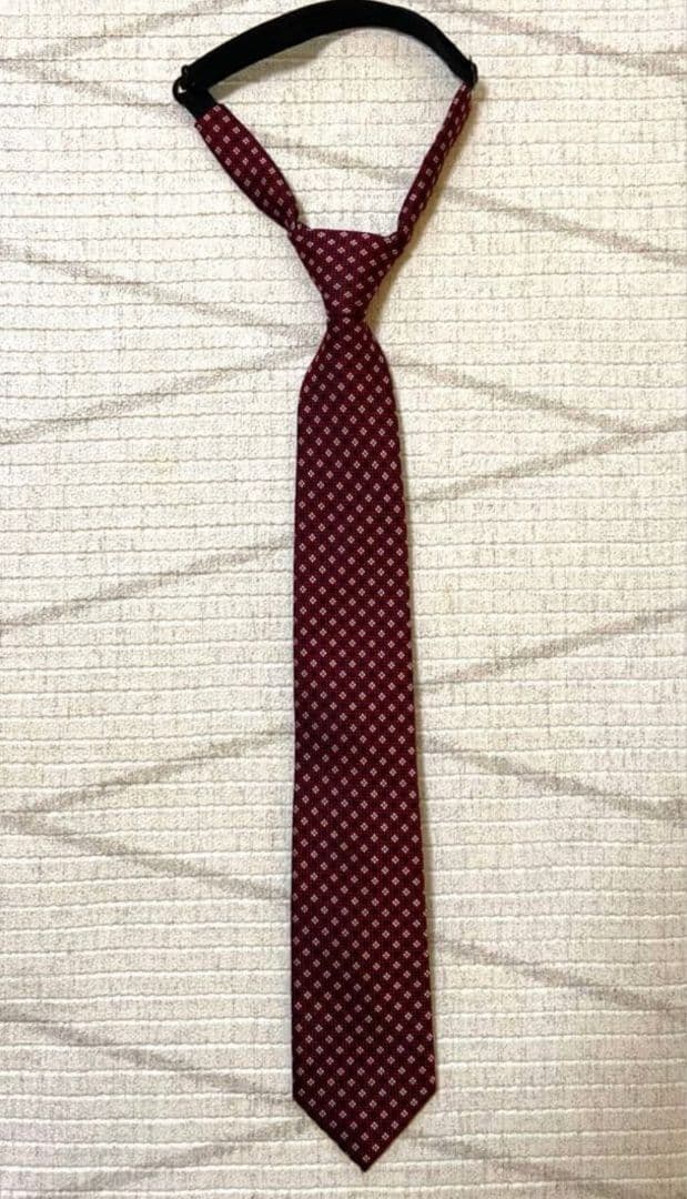 バーバリーキッズ スーツ ダークグレー120A ファミリア製エンジ色ネクタイ付