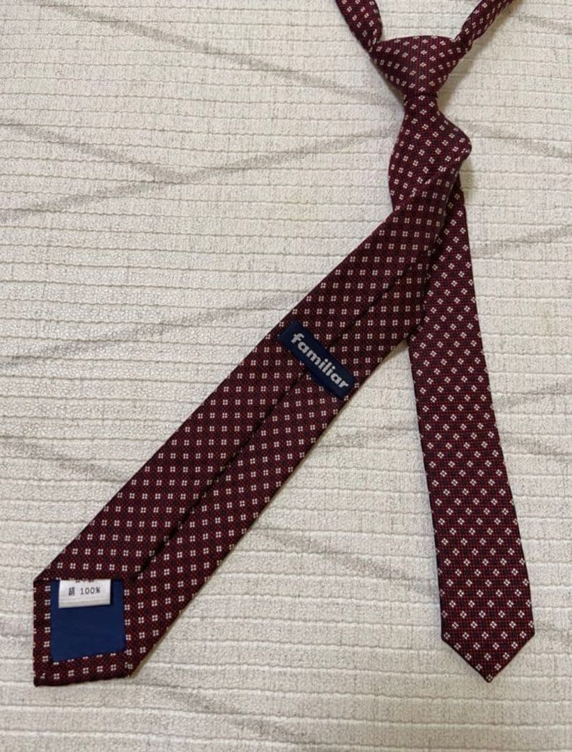 バーバリーキッズ スーツ ダークグレー120A ファミリア製エンジ色ネクタイ付