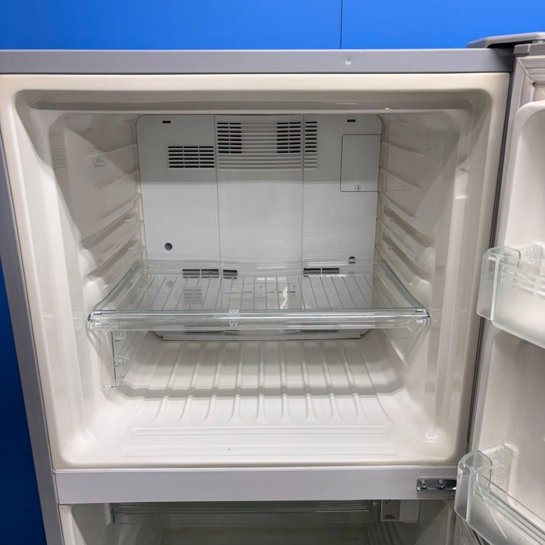 570SHARP中型冷蔵庫　小型　200L強　290L 一人暮らし　右開き2ドア