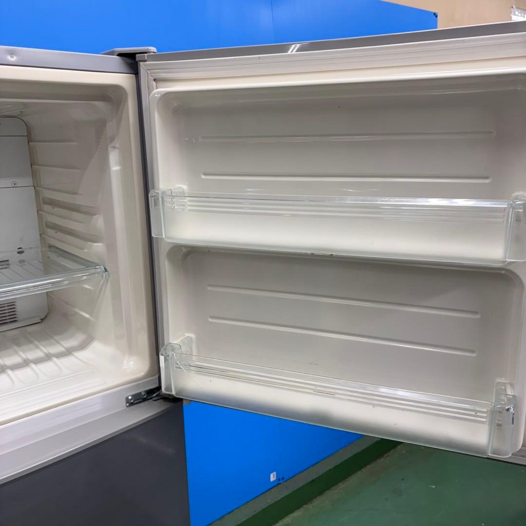 570SHARP中型冷蔵庫　小型　200L強　290L 一人暮らし　右開き2ドア