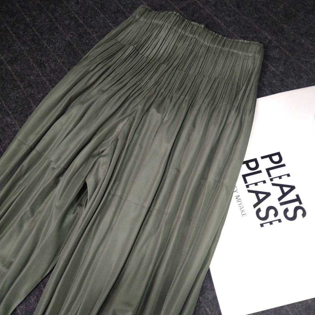 プリーツプリーズサルエルパンツ