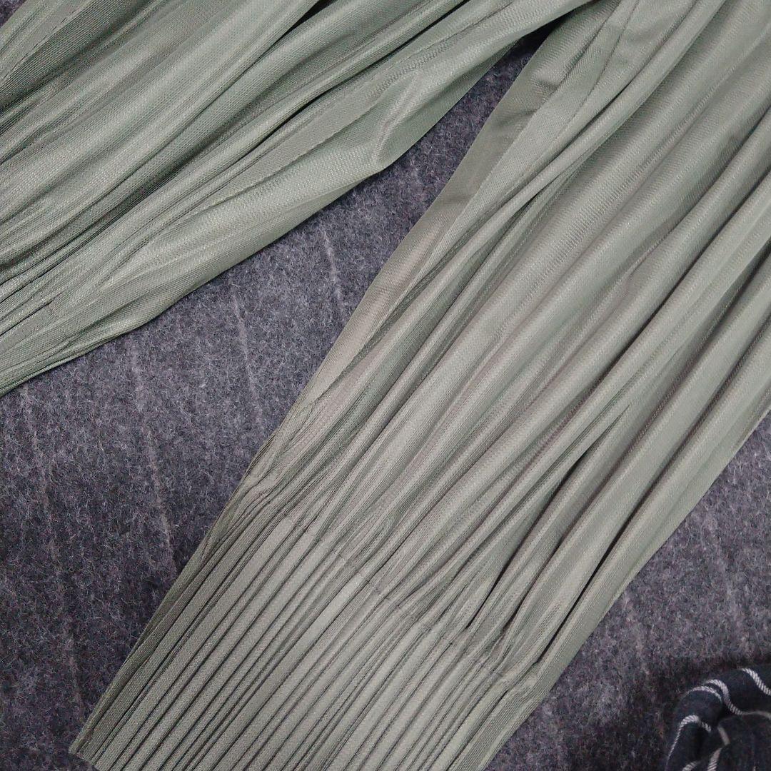 プリーツプリーズサルエルパンツ