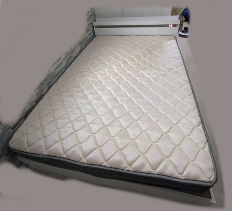 【直接引き渡し限定】ダブルベッドフレーム　マットレス