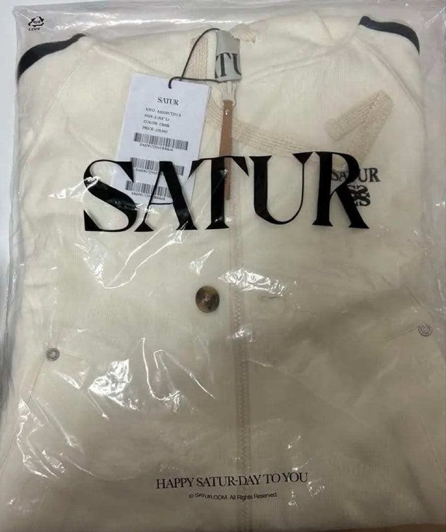 satur パーカー