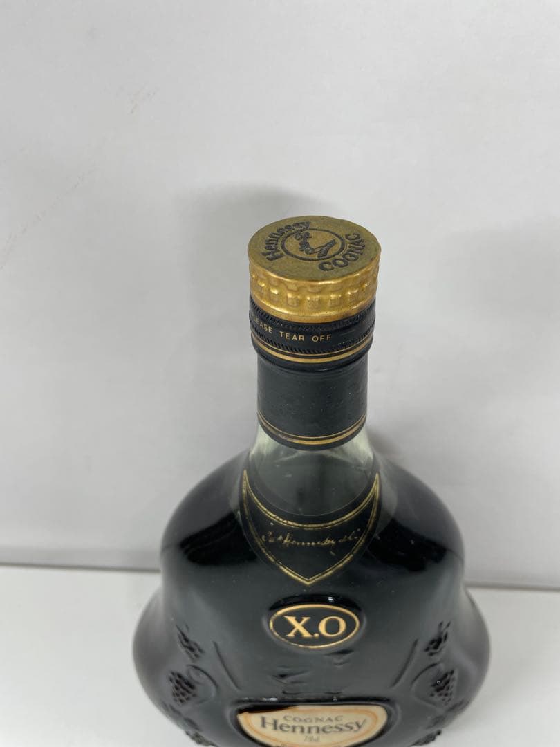 金キャップ　Hennessy XO コニャック 700ml