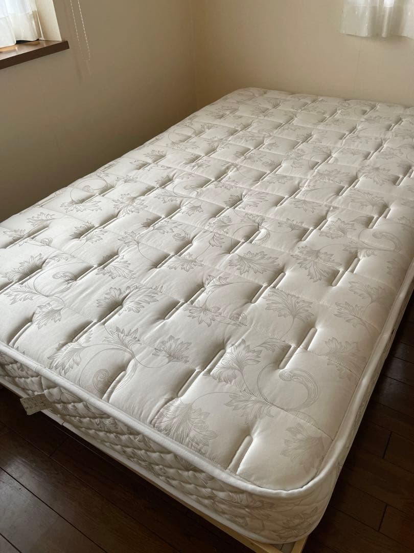 【値下げしました　美品】日本ベッド シルキーポケットソフト　セミダブル
