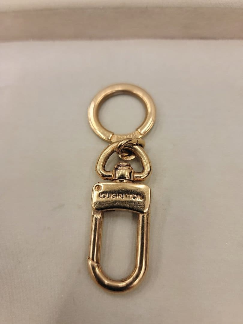 LOUIS VUITTON アノクレ　ゴールドキーホルダー