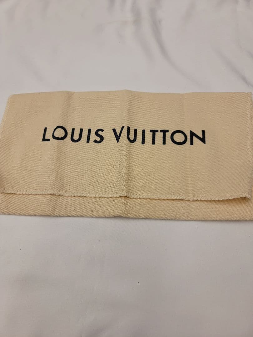 LOUIS VUITTON アノクレ　ゴールドキーホルダー