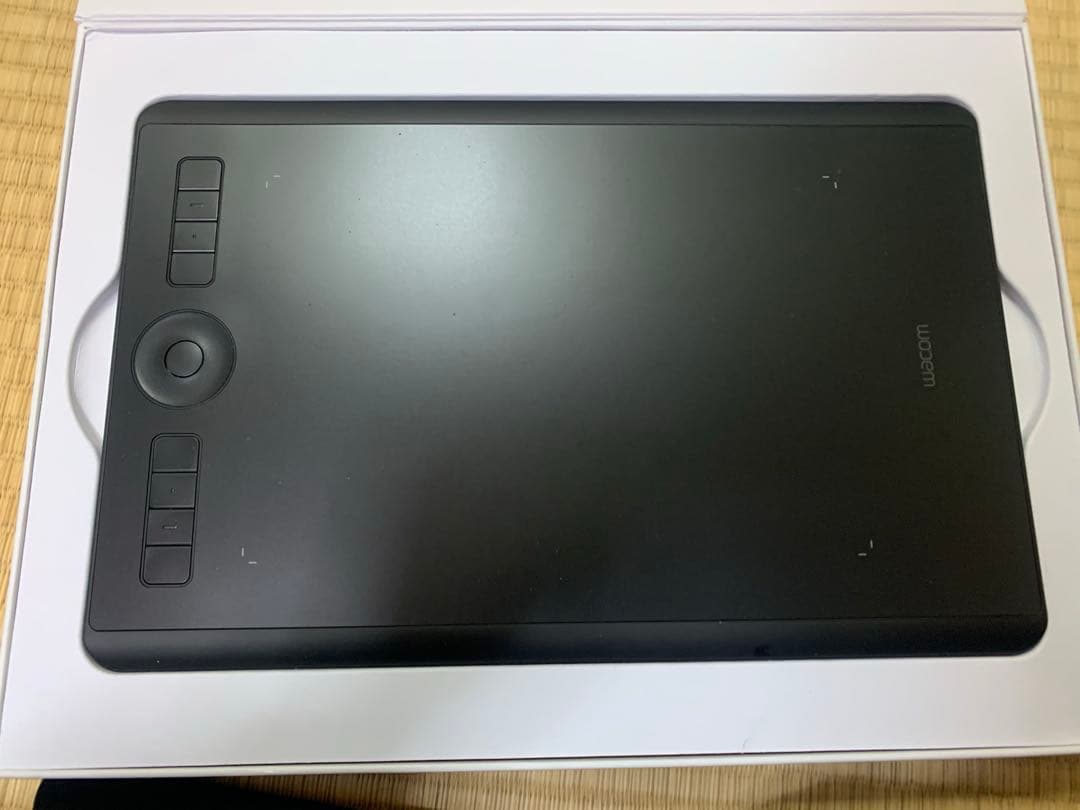 Wacom Intuos Pro PTH-660/K0 ペンタブレット Mサイズ