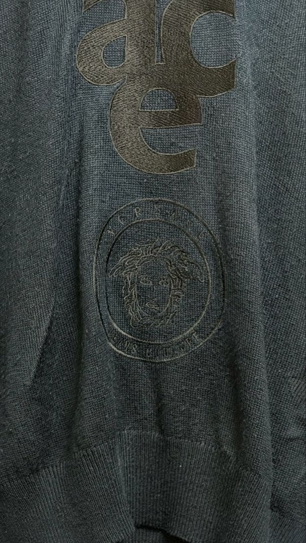 ズ*ー様 Versace 黒 ニットセーター ロゴ入りメドゥーサー刺繍 イタリア