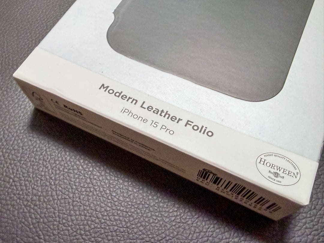 NOMAD Modern Leather Folio iPhone 15Pro用