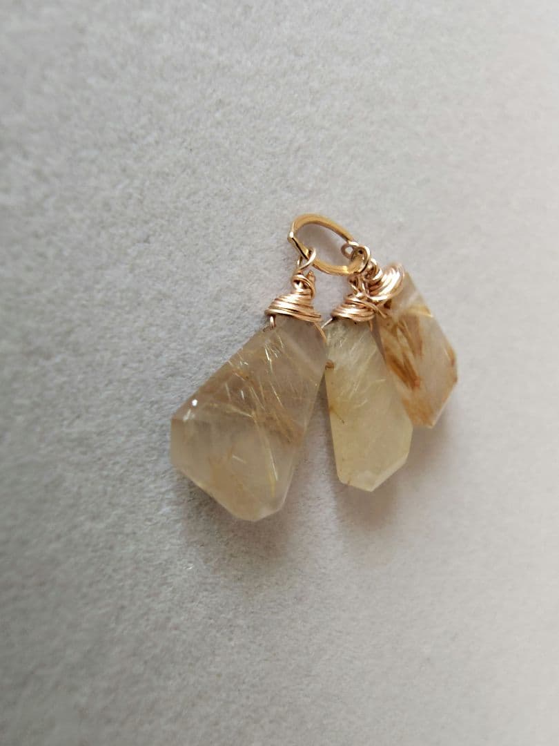 【087】agete ネックレスチャーム ルチルクォーツ