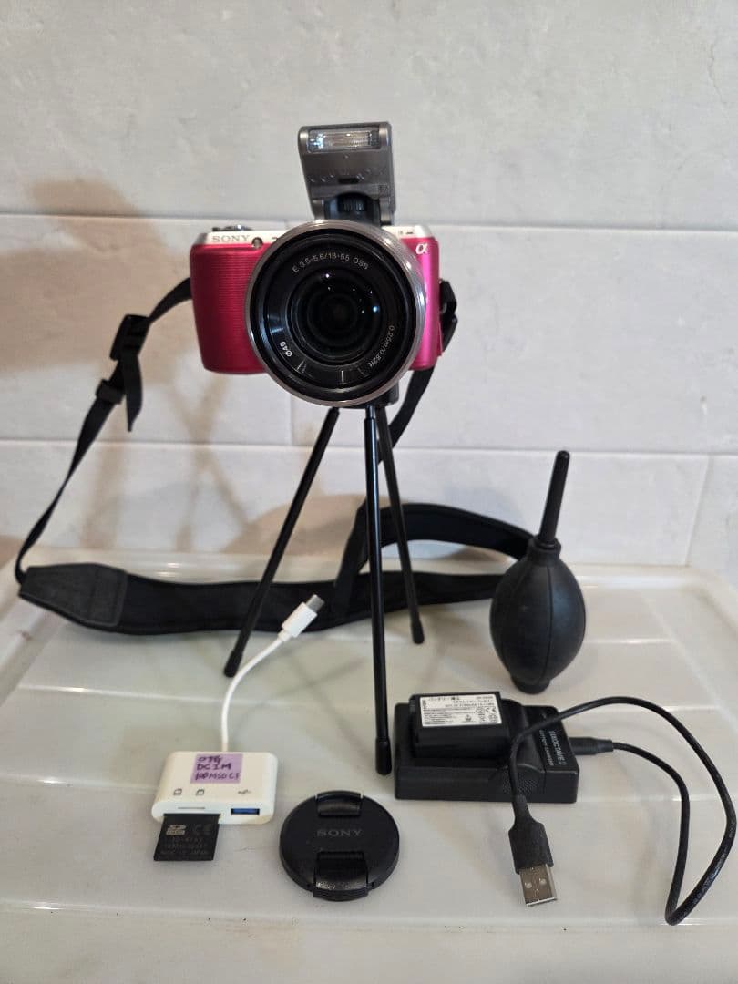 SONY NEX-C3 ミラーレスカメラ ピンク 色々フルセット付き【値下げ】