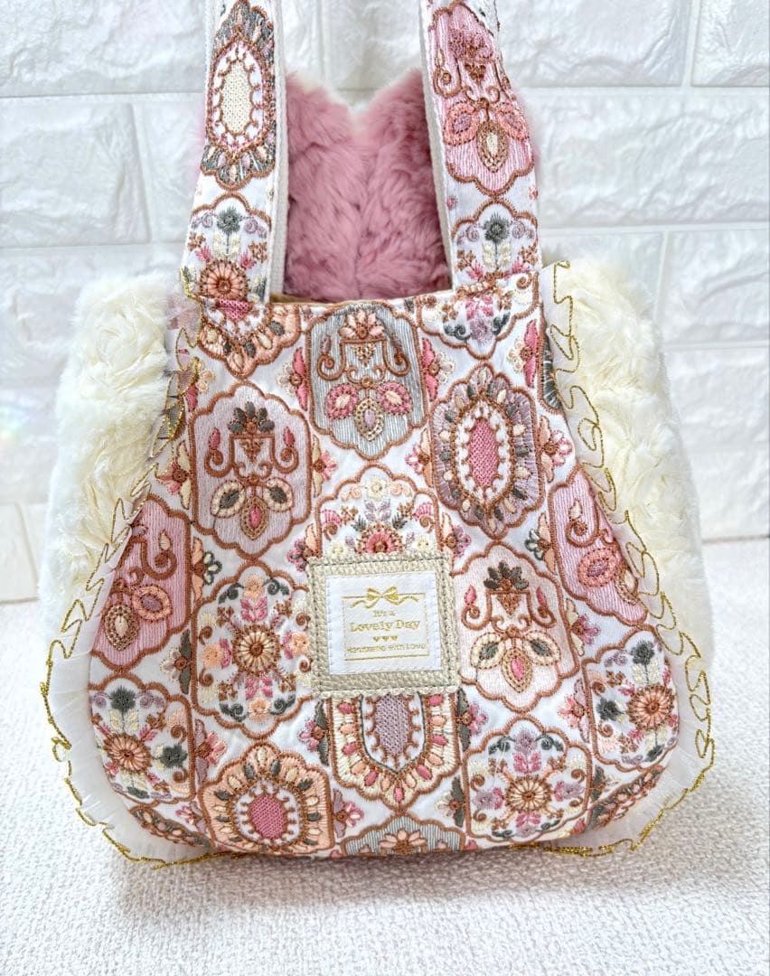 く*さ様 コヤンイサムチョン　ハンドメイド　 ファーバッグ　ルミちゃん　ピンクう