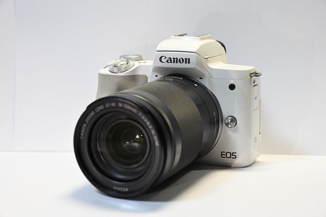 Canon EOS Kiss M ホワイト / EF-M18-150mm 難あり