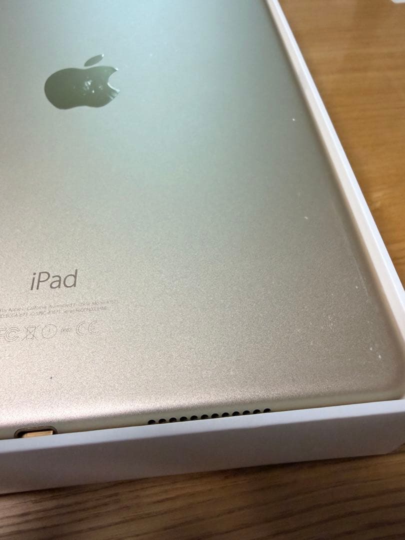 iPad Pro 9.7インチ　ゴールド　128GB